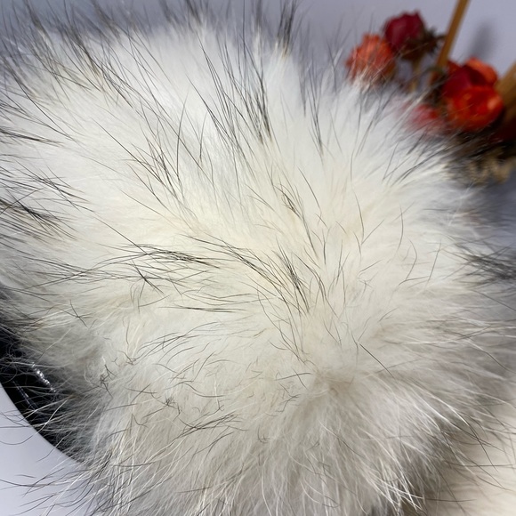 ✨NWOT✨ Fluffy Fur Slides - Picture 10 of 11